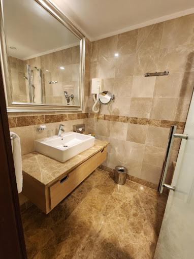 Hotel El Aurassi Isly Екстериор снимка
