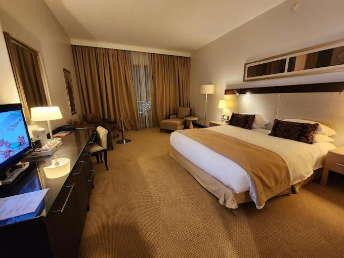 Hotel El Aurassi Isly Екстериор снимка